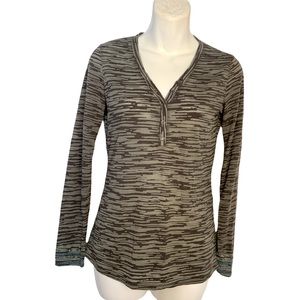 Athleta long sleeves tee size XS